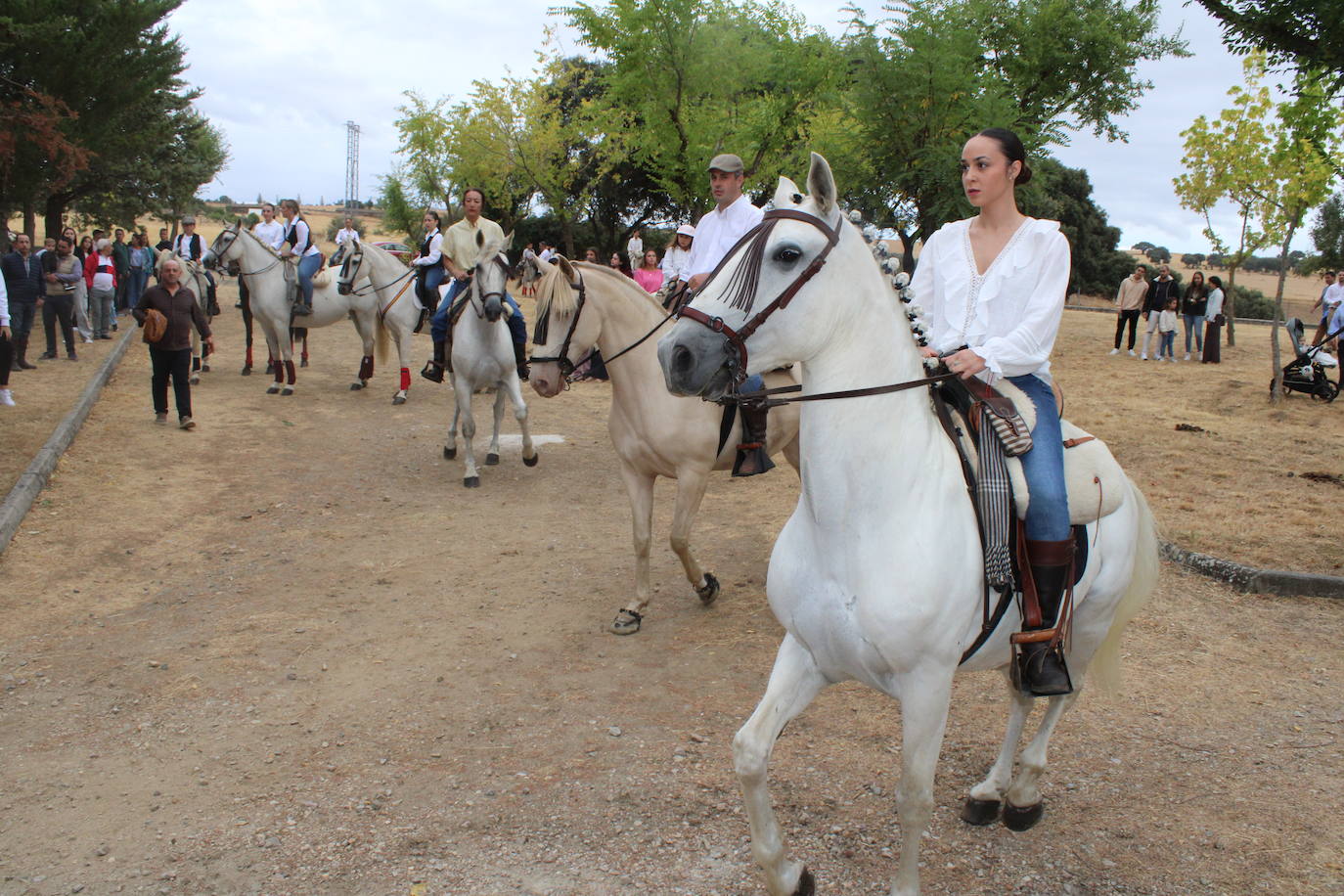 Honores a la Virgen del Carrascal en Cespedosa de Tormes