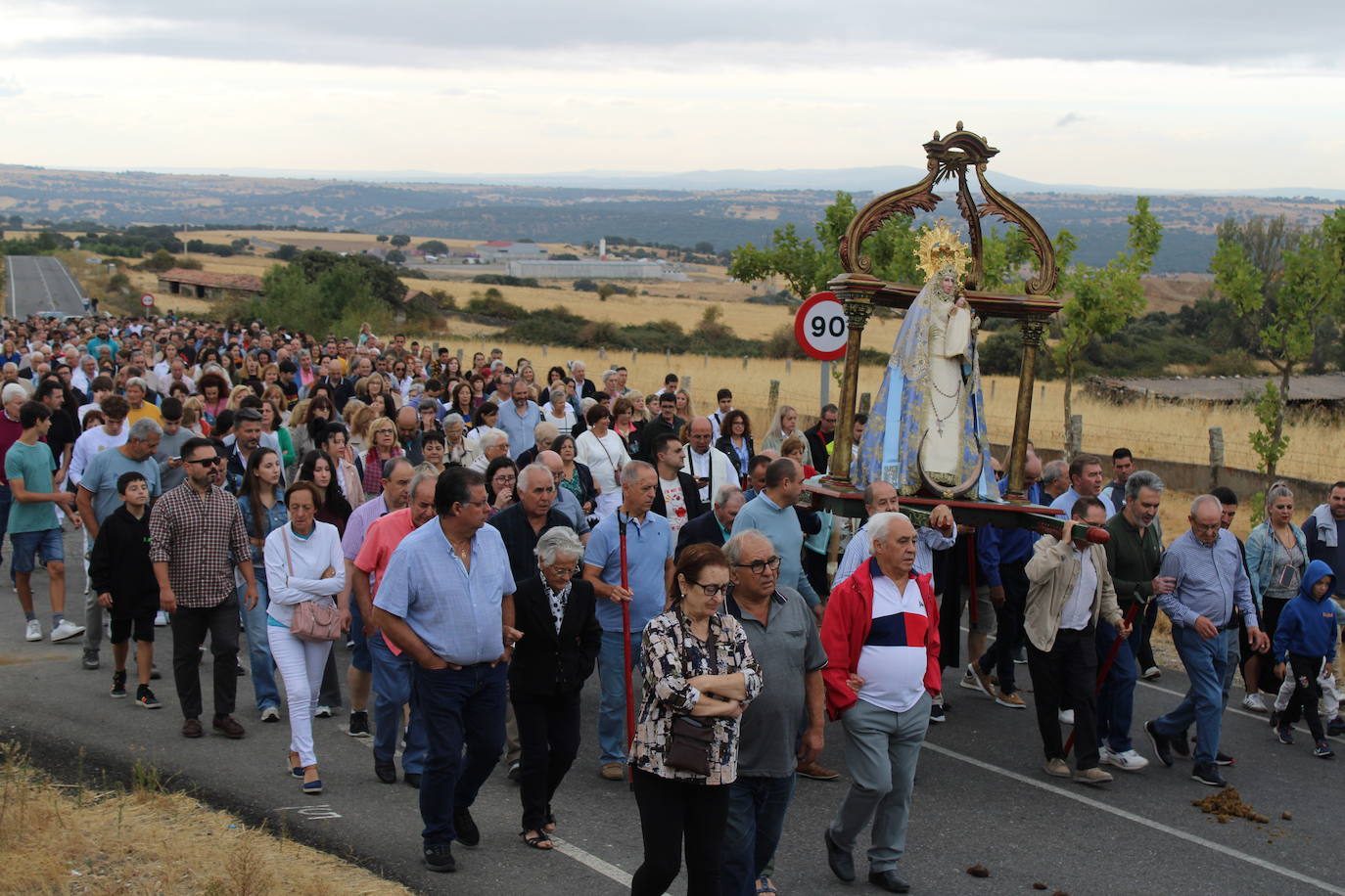 Honores a la Virgen del Carrascal en Cespedosa de Tormes