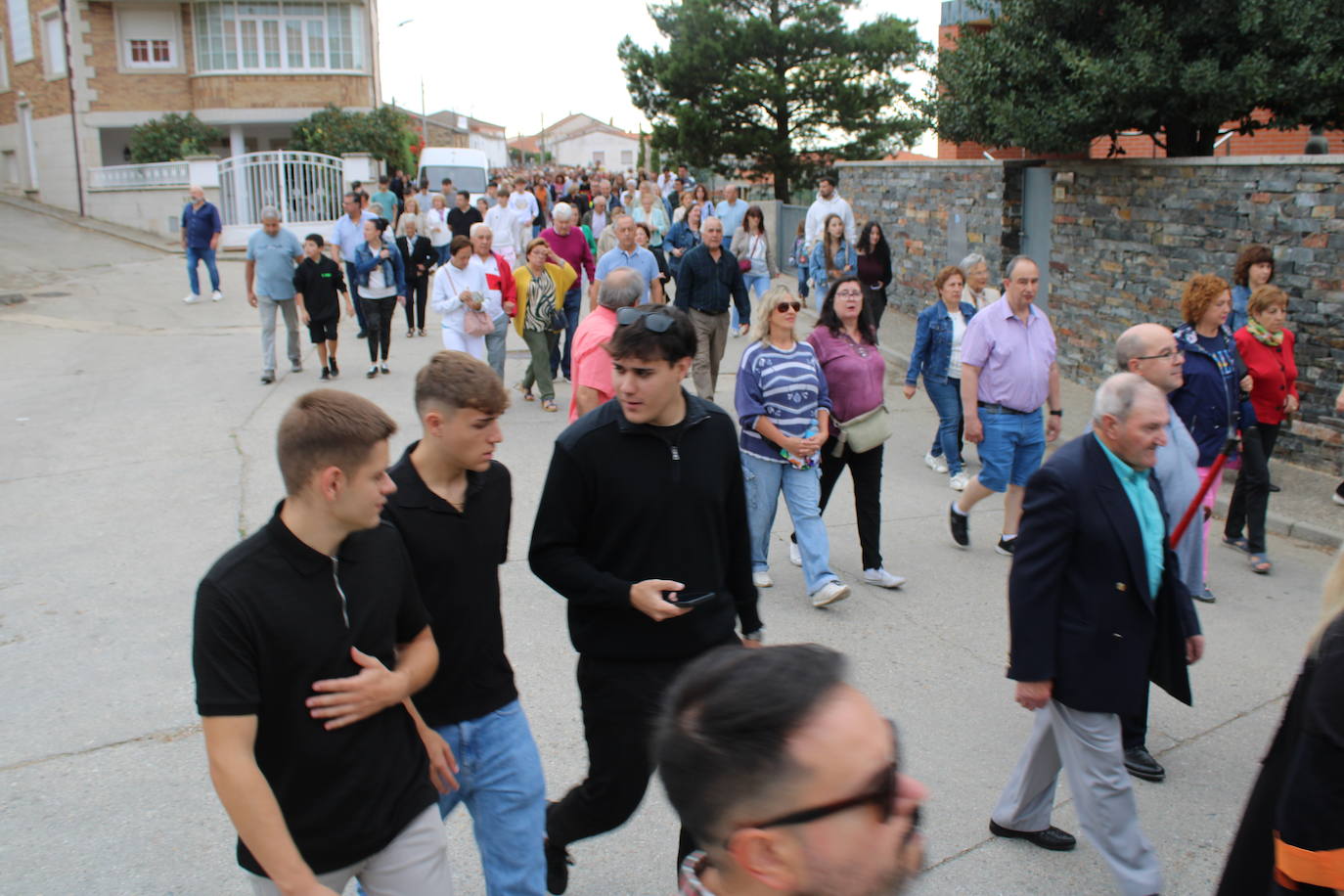 Honores a la Virgen del Carrascal en Cespedosa de Tormes