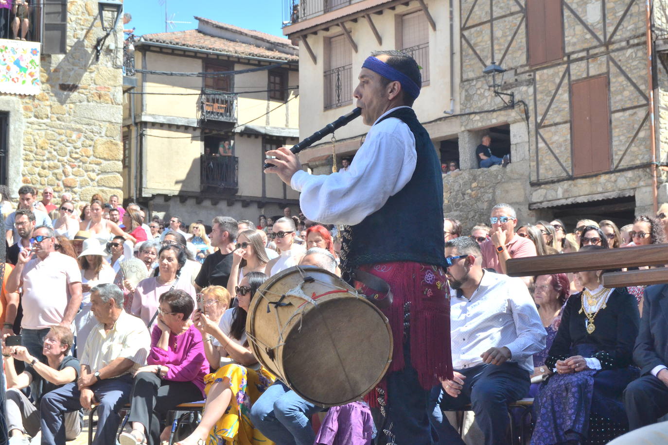 Miranda del Castañar baila en honor a su patrona, la Virgen de la Cuesta