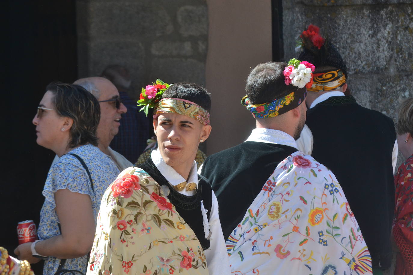 Miranda del Castañar baila en honor a su patrona, la Virgen de la Cuesta