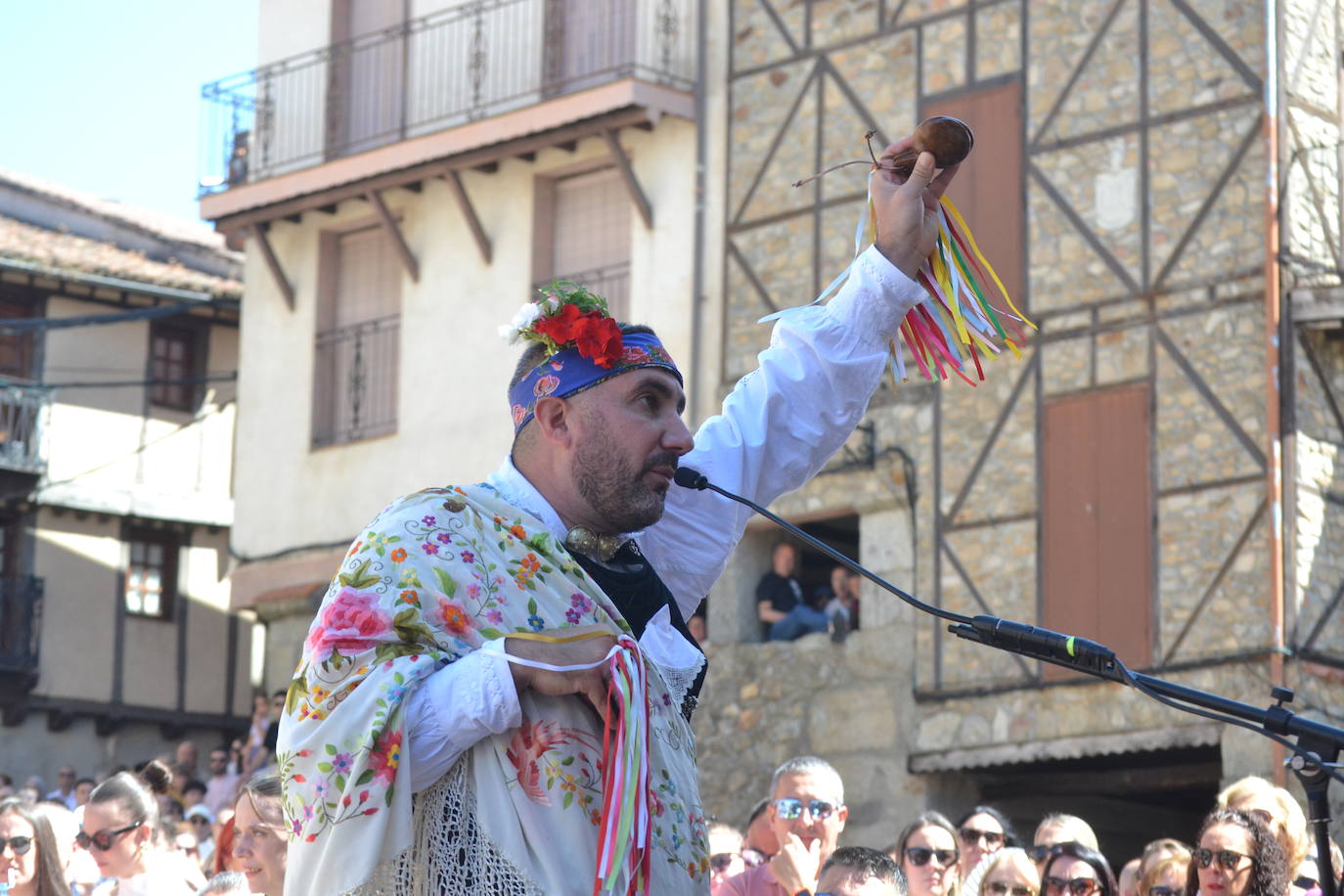 Miranda del Castañar baila en honor a su patrona, la Virgen de la Cuesta