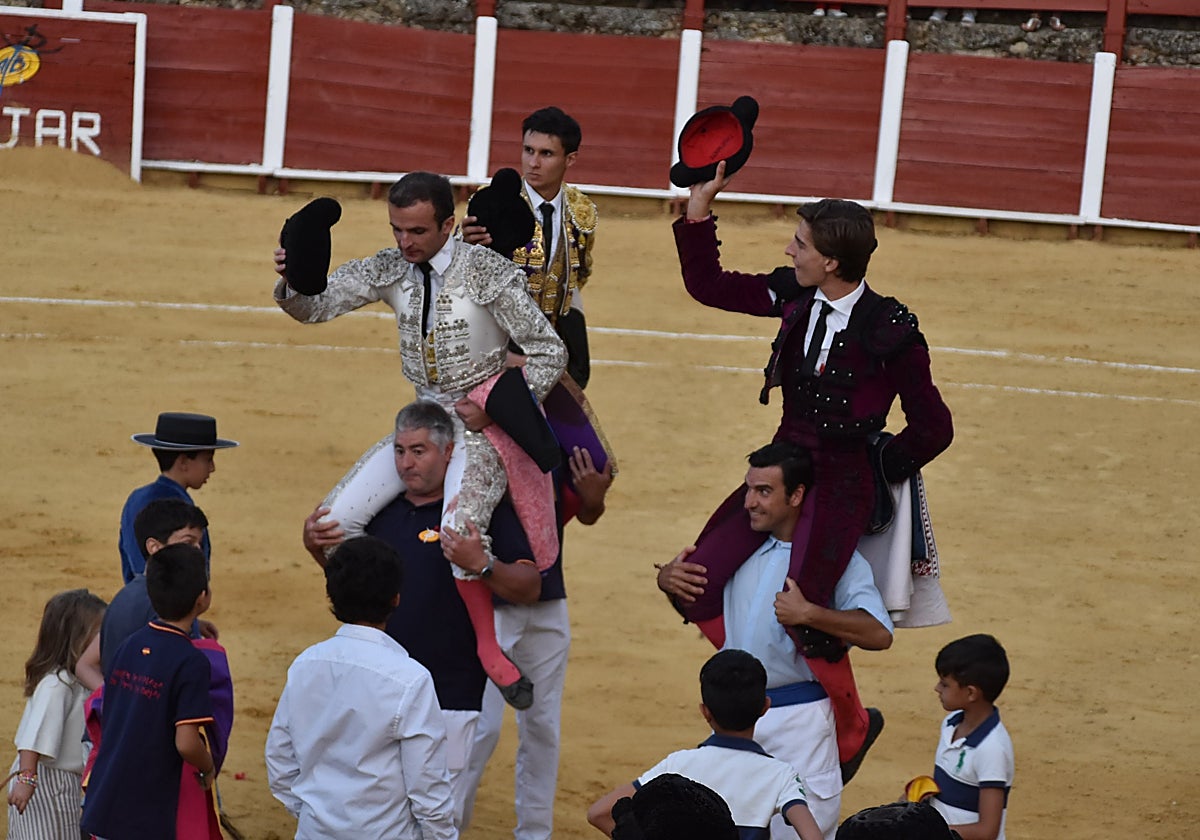 Puerta grande para Castaño, Diosleguarde y Julio Norte en la plaza de toros de Béjar