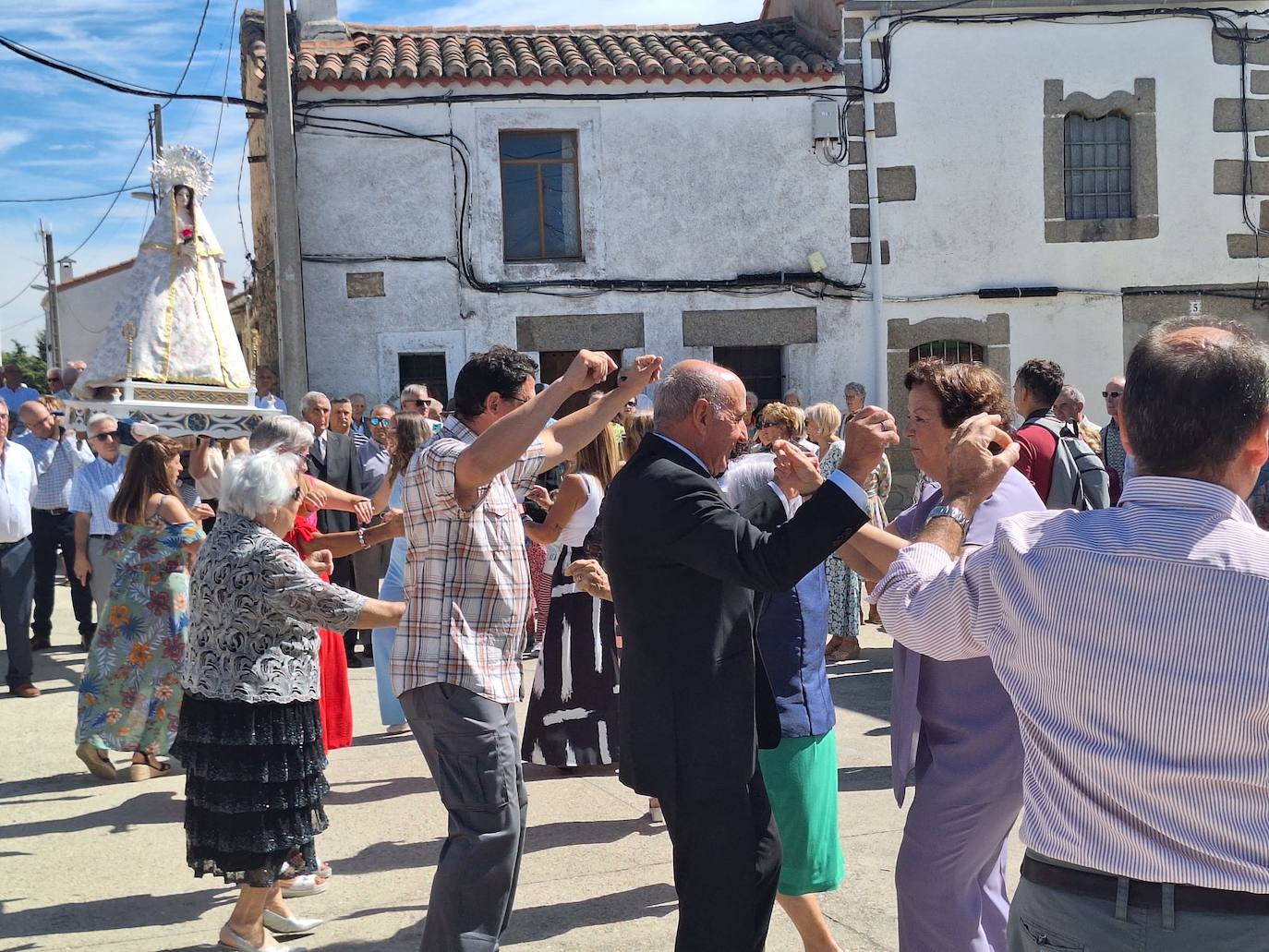 Encuentro junto a la Virgen de Gracia Carrero en Gallegos de Solmirón