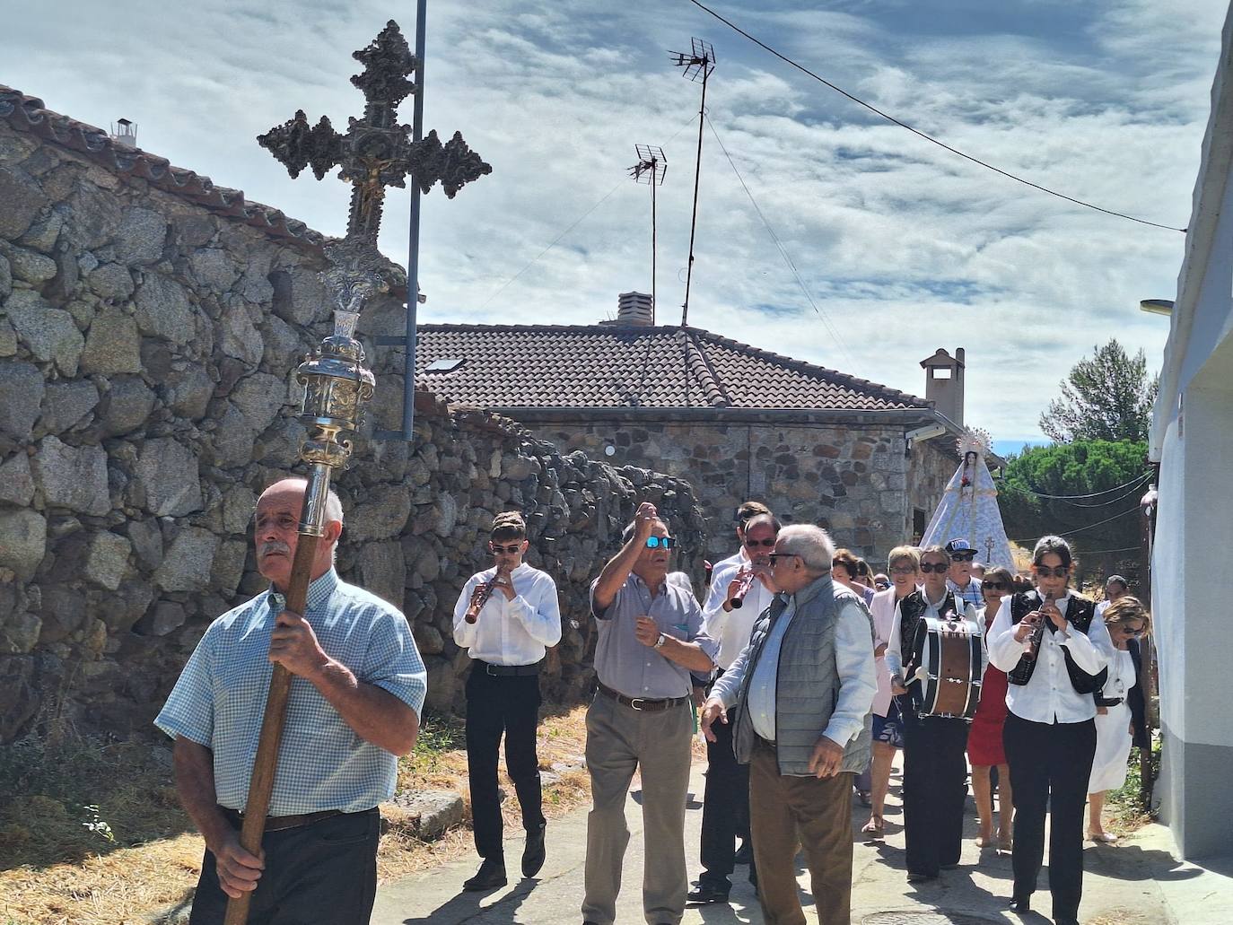 Encuentro junto a la Virgen de Gracia Carrero en Gallegos de Solmirón