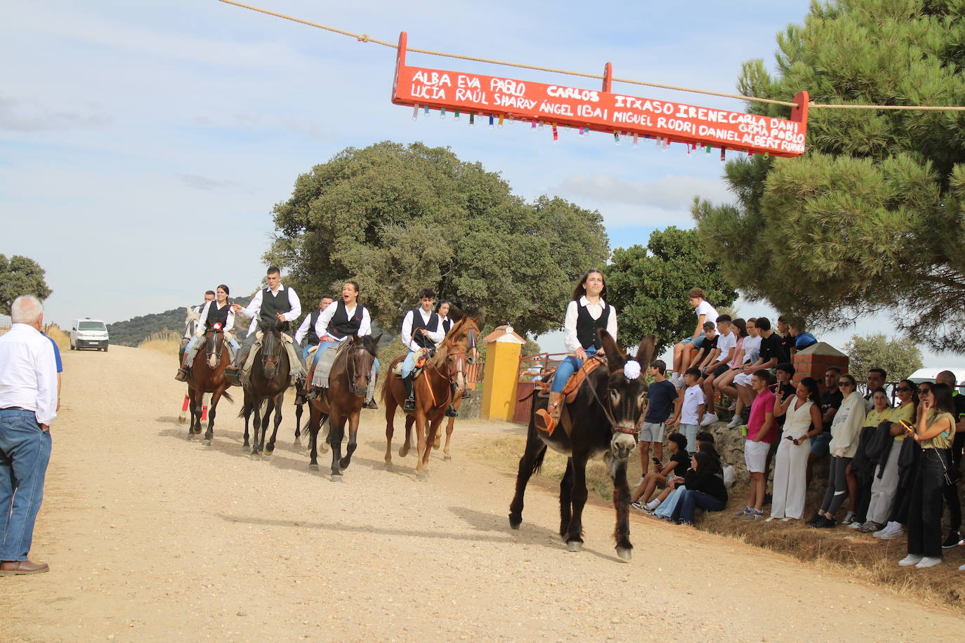 Día de esplendor para honrar a la Virgen en Cespedosa de Tormes