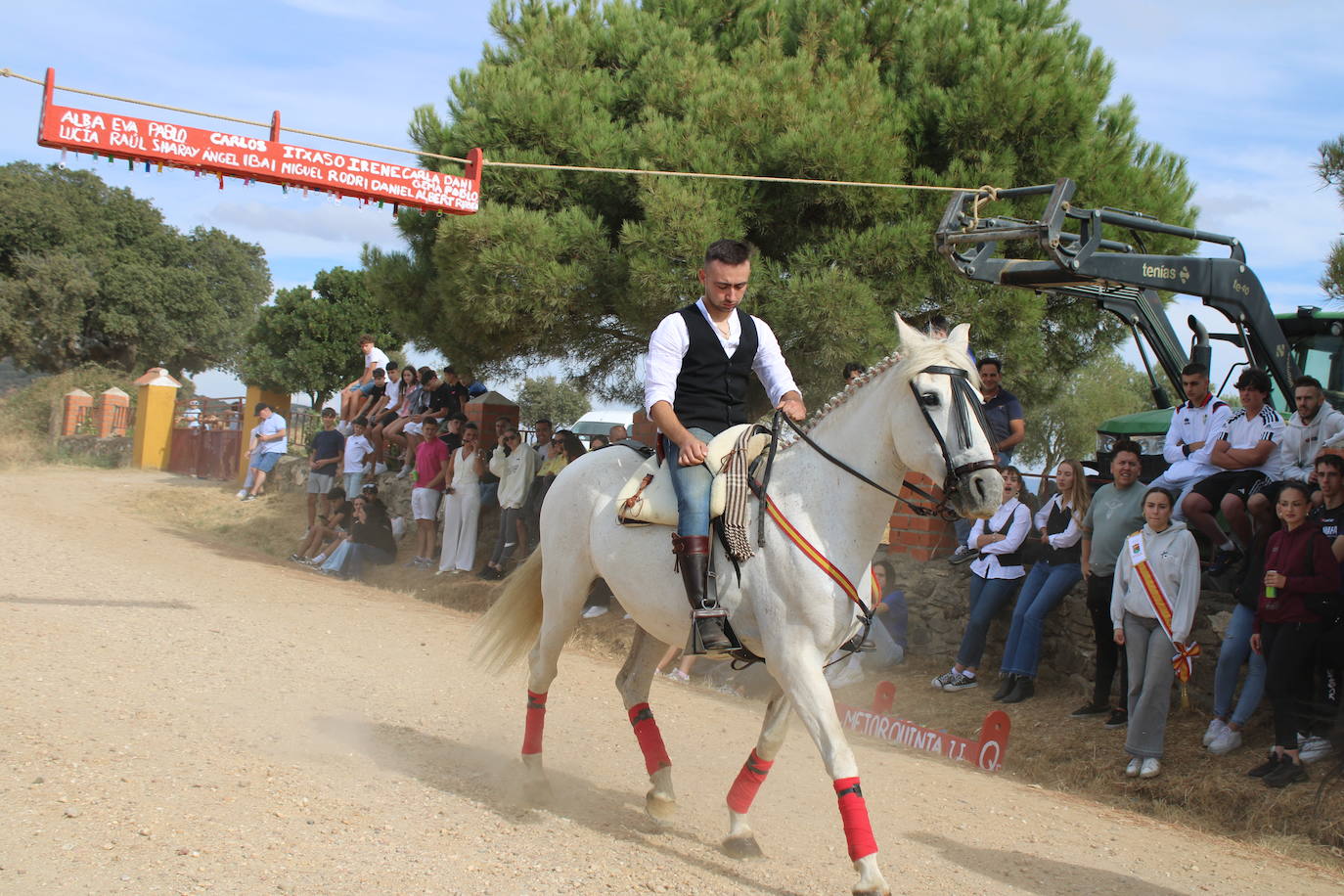 Día de esplendor para honrar a la Virgen en Cespedosa de Tormes