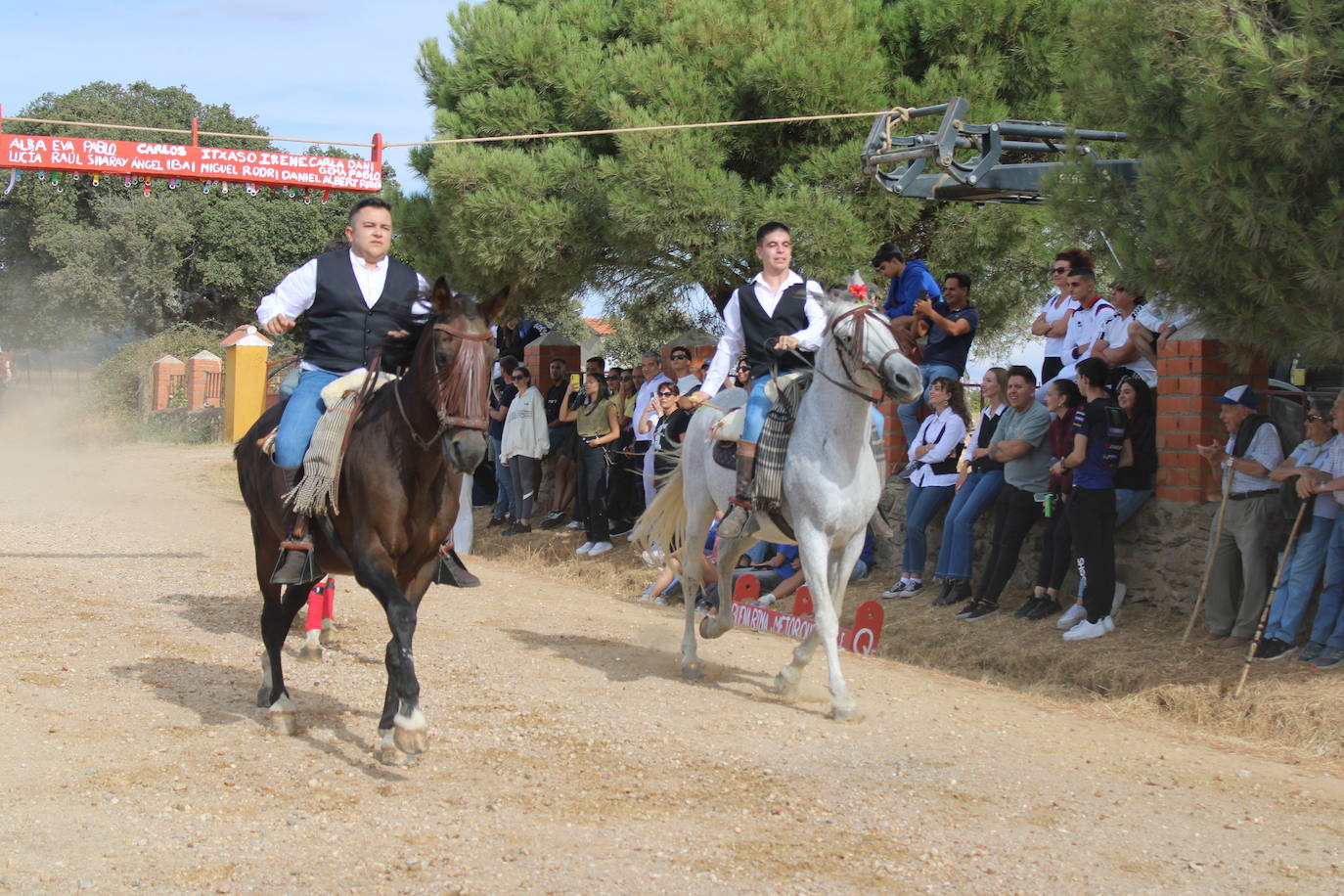 Día de esplendor para honrar a la Virgen en Cespedosa de Tormes