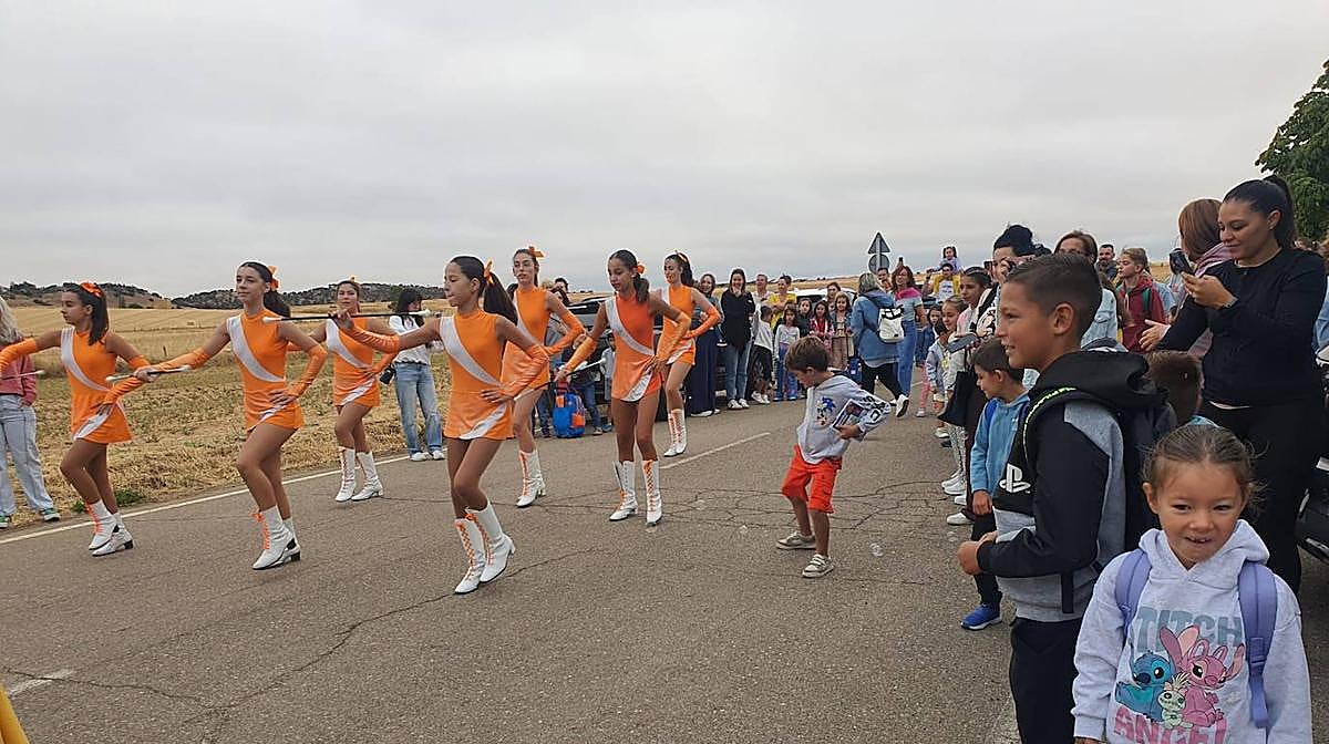 A clase sin perder la sonrisa y a ritmo de verbena en Carbajosa