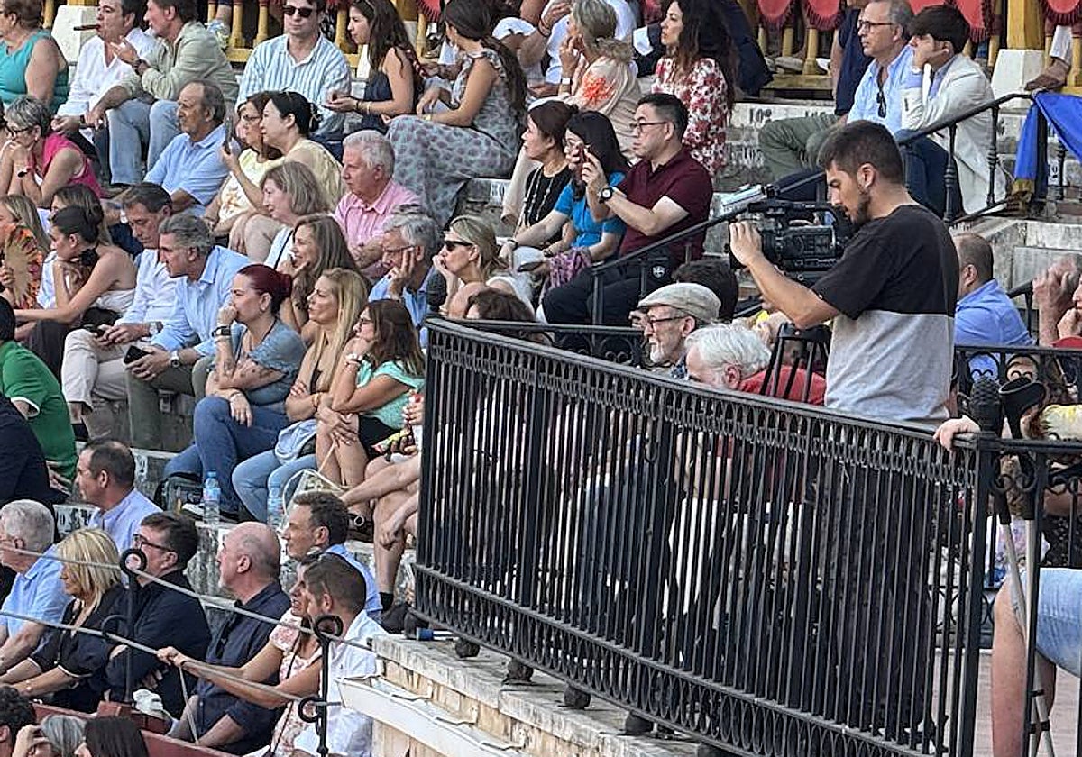 Una cámara de video en la plaza de toros de Aranjuez.