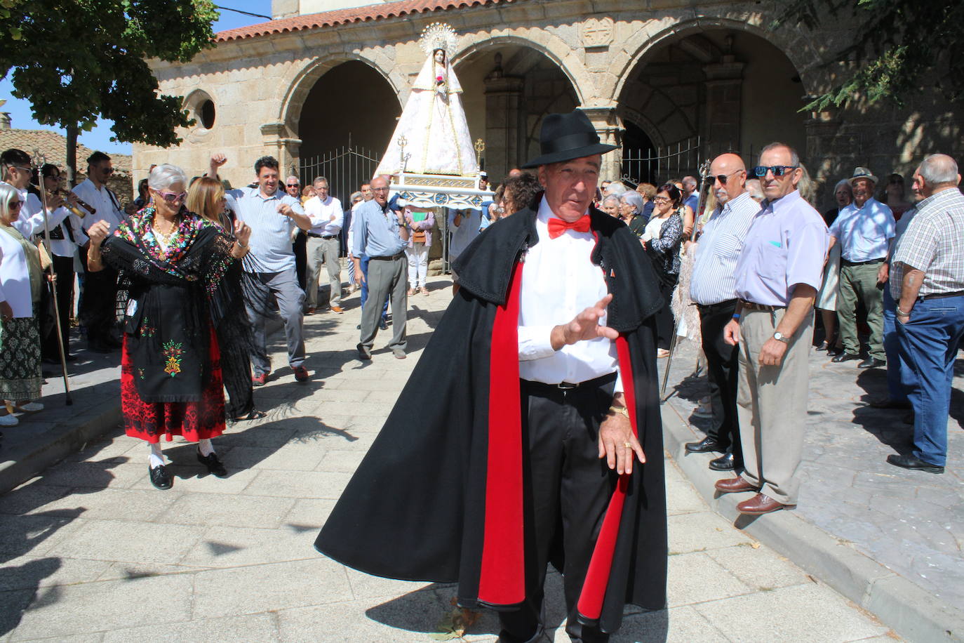 Gallegos de Solmirón entona el &quot;Adiós&quot; a la Virgen de Gracia Carrero