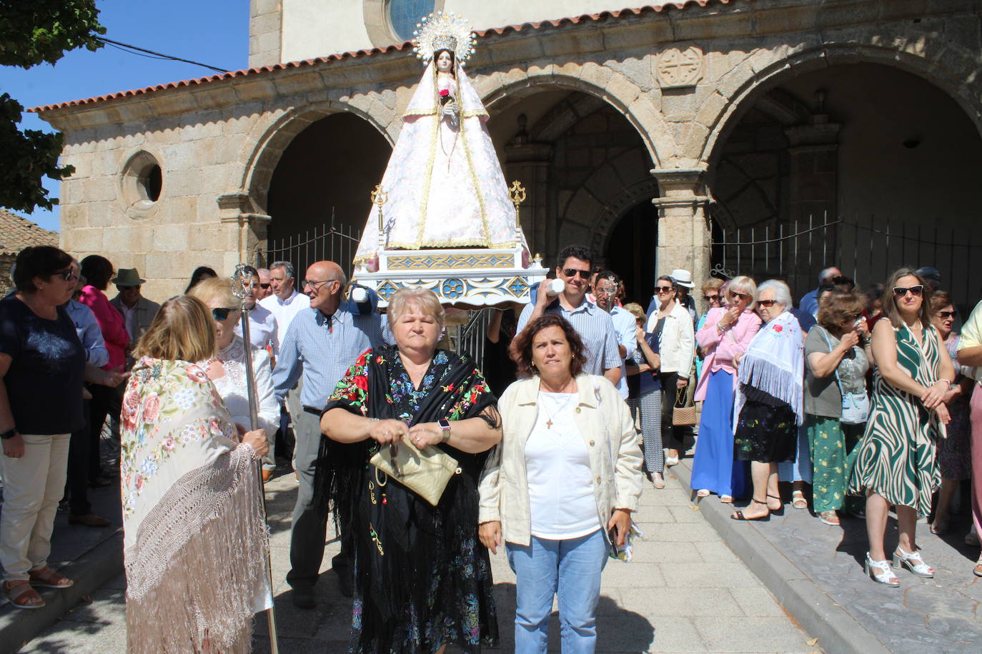 Gallegos de Solmirón entona el &quot;Adiós&quot; a la Virgen de Gracia Carrero