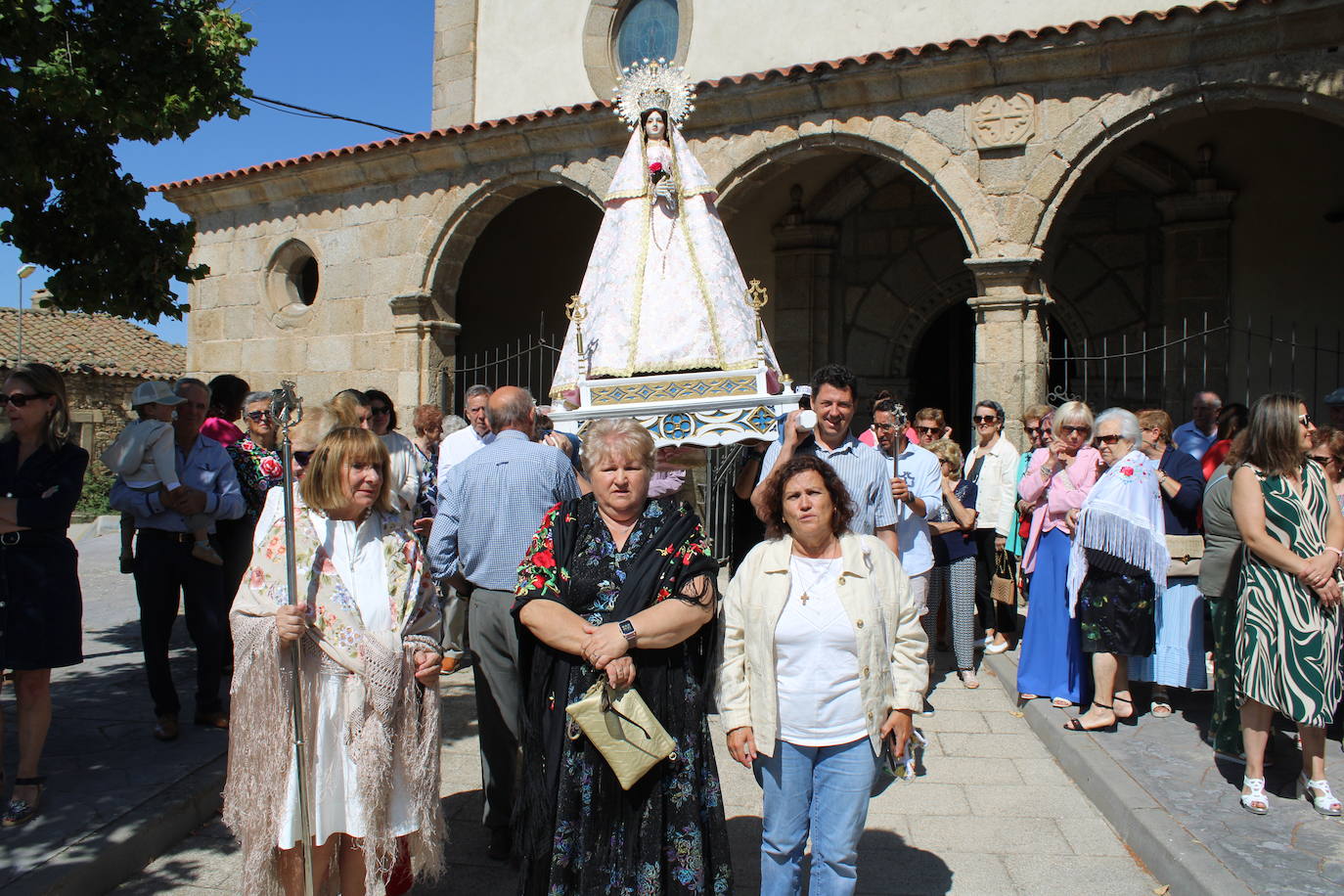 Gallegos de Solmirón entona el &quot;Adiós&quot; a la Virgen de Gracia Carrero