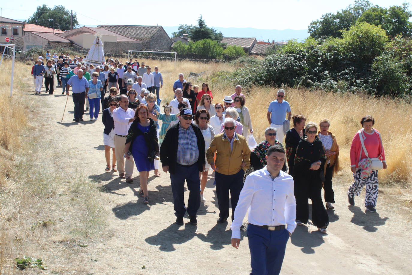 Gallegos de Solmirón entona el &quot;Adiós&quot; a la Virgen de Gracia Carrero