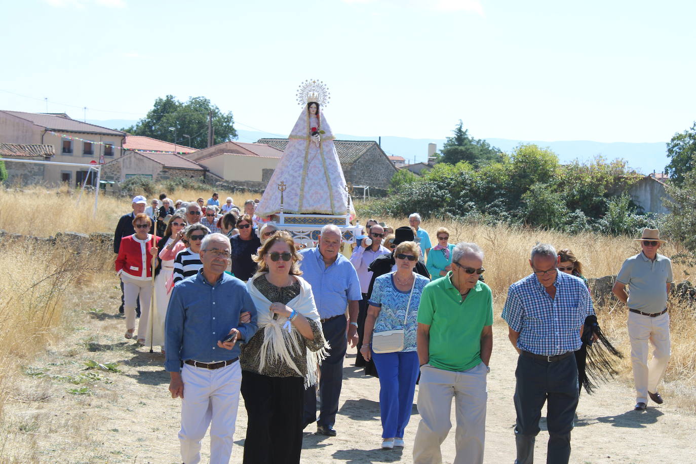 Gallegos de Solmirón entona el &quot;Adiós&quot; a la Virgen de Gracia Carrero