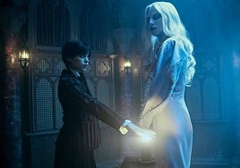 Jenna Ortega y Lady Gaga en sus papeles de Miércoles y Rosaline Rotwood en Miércoles.
