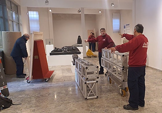 Vaciado del museo Mateo Hernández para su rehabilitación.