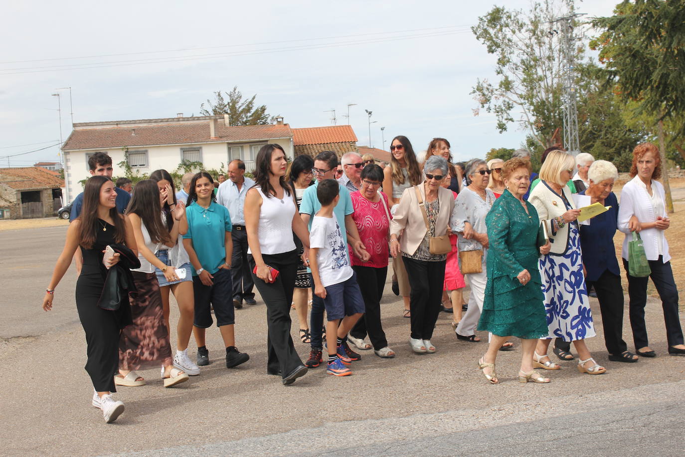 Trabanca se entrega a la Virgen del Carmen en el primer día de fiestas