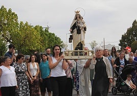 Procesión de la Virgen del Carmen por las calles de Trabanca