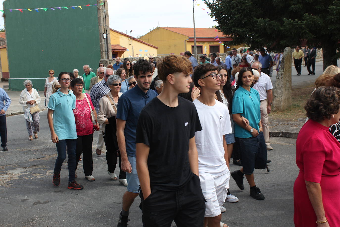 Trabanca se entrega a la Virgen del Carmen en el primer día de fiestas