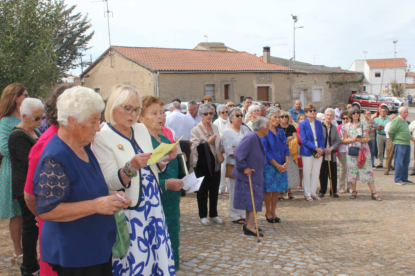 Trabanca se entrega a la Virgen del Carmen en el primer día de fiestas
