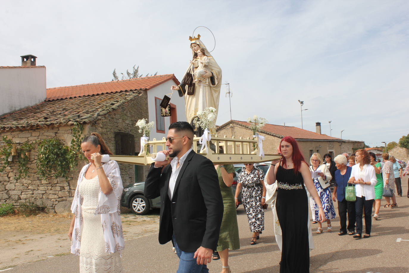 Trabanca se entrega a la Virgen del Carmen en el primer día de fiestas