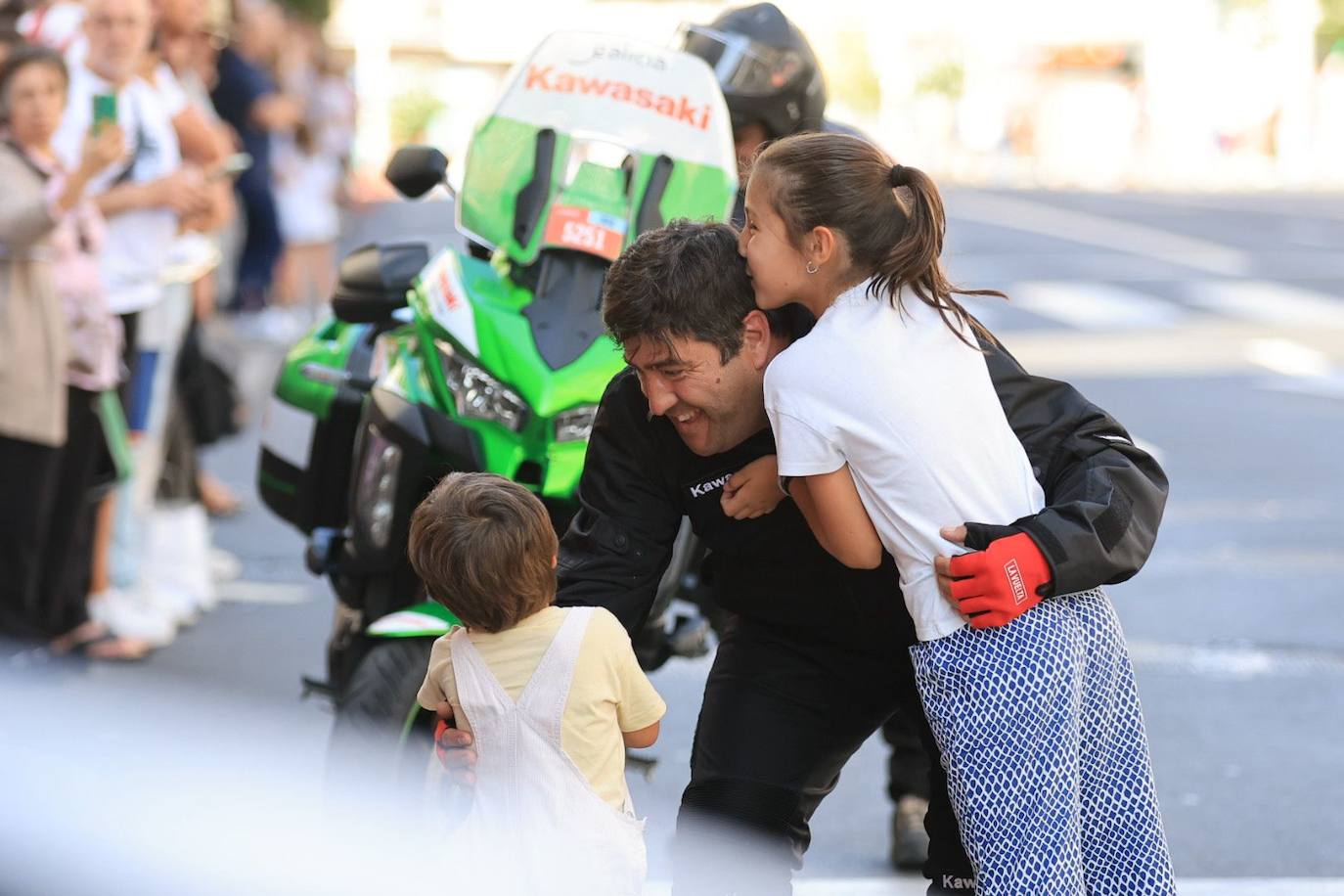Mucha seguridad, protestas, y afición por el ciclismo: todas las imágenes de La Vuelta en Salamanca