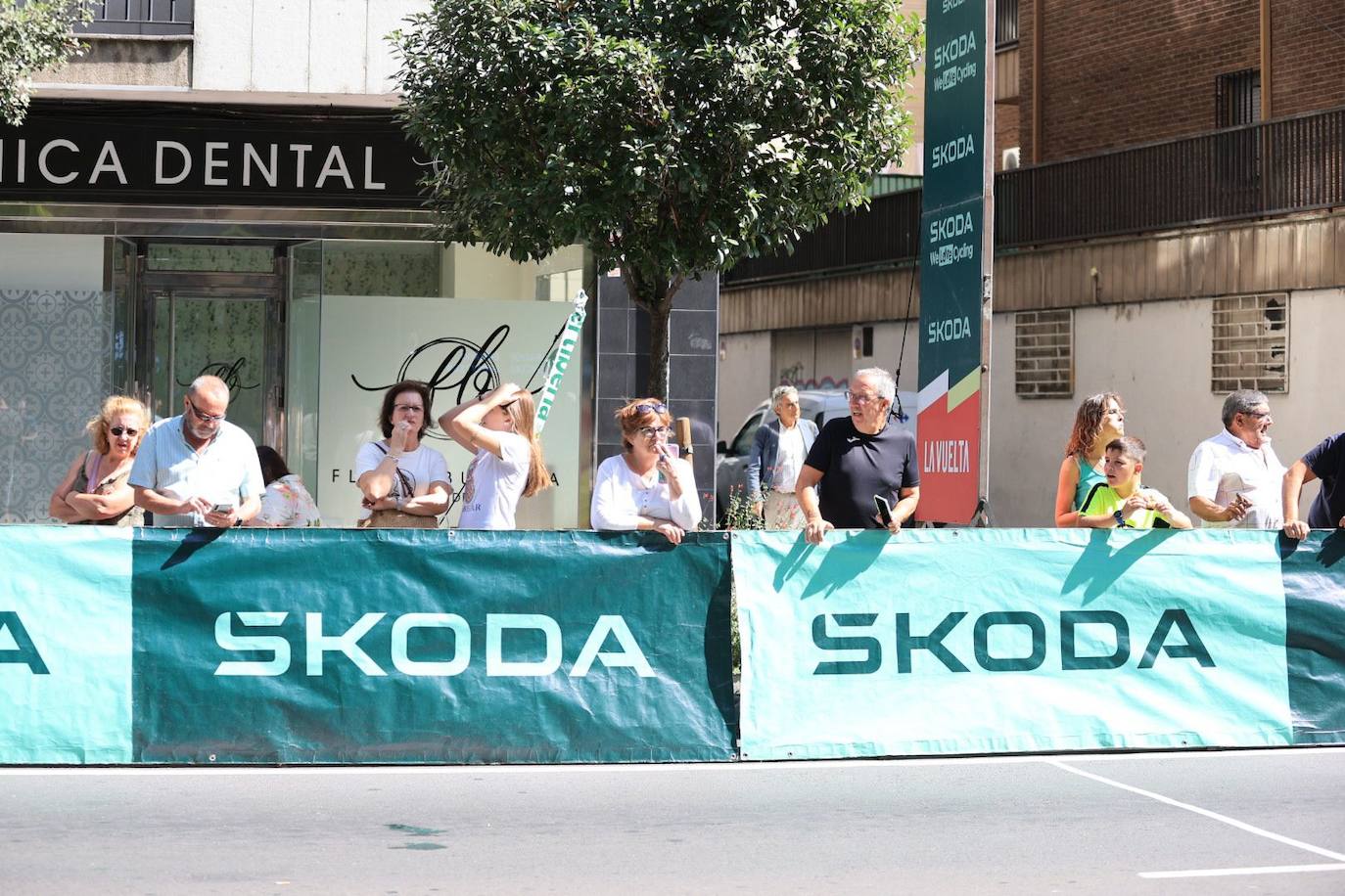 Mucha seguridad, protestas, y afición por el ciclismo: todas las imágenes de La Vuelta en Salamanca