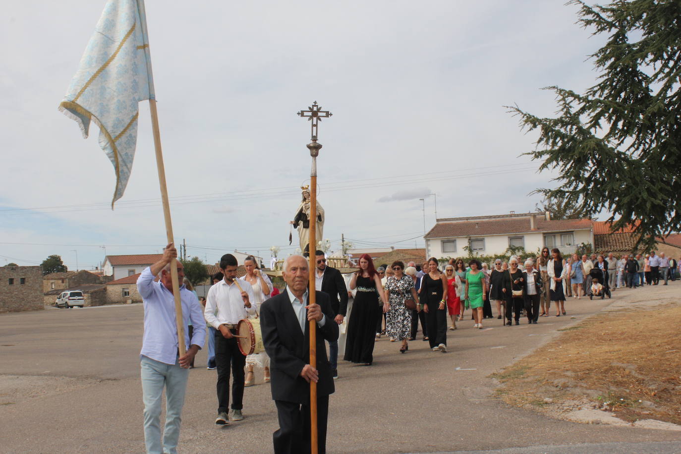 Trabanca se entrega a la Virgen del Carmen en el primer día de fiestas