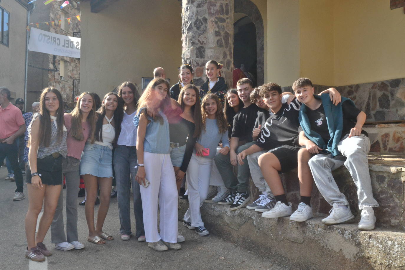 Monsagro cumple con la tradicional subida del Cristo