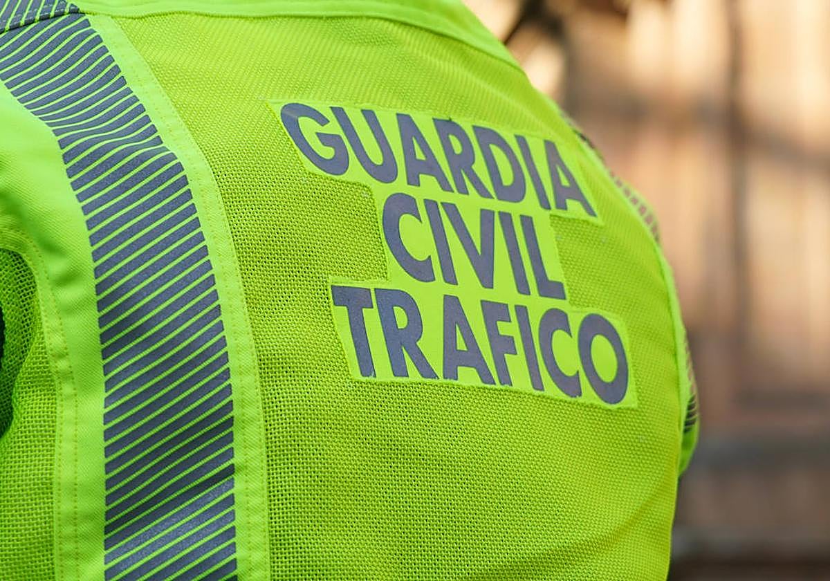 Una mujer de 45 años en patinete, herida tras chocar con un coche en Villares de la Reina