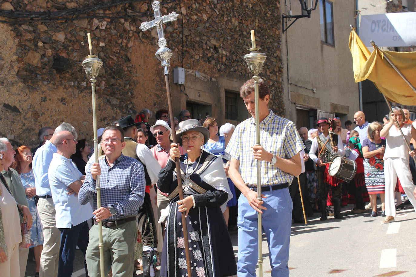Exhibición de folclore en Monsagro para el Santo Cristo del Amparo