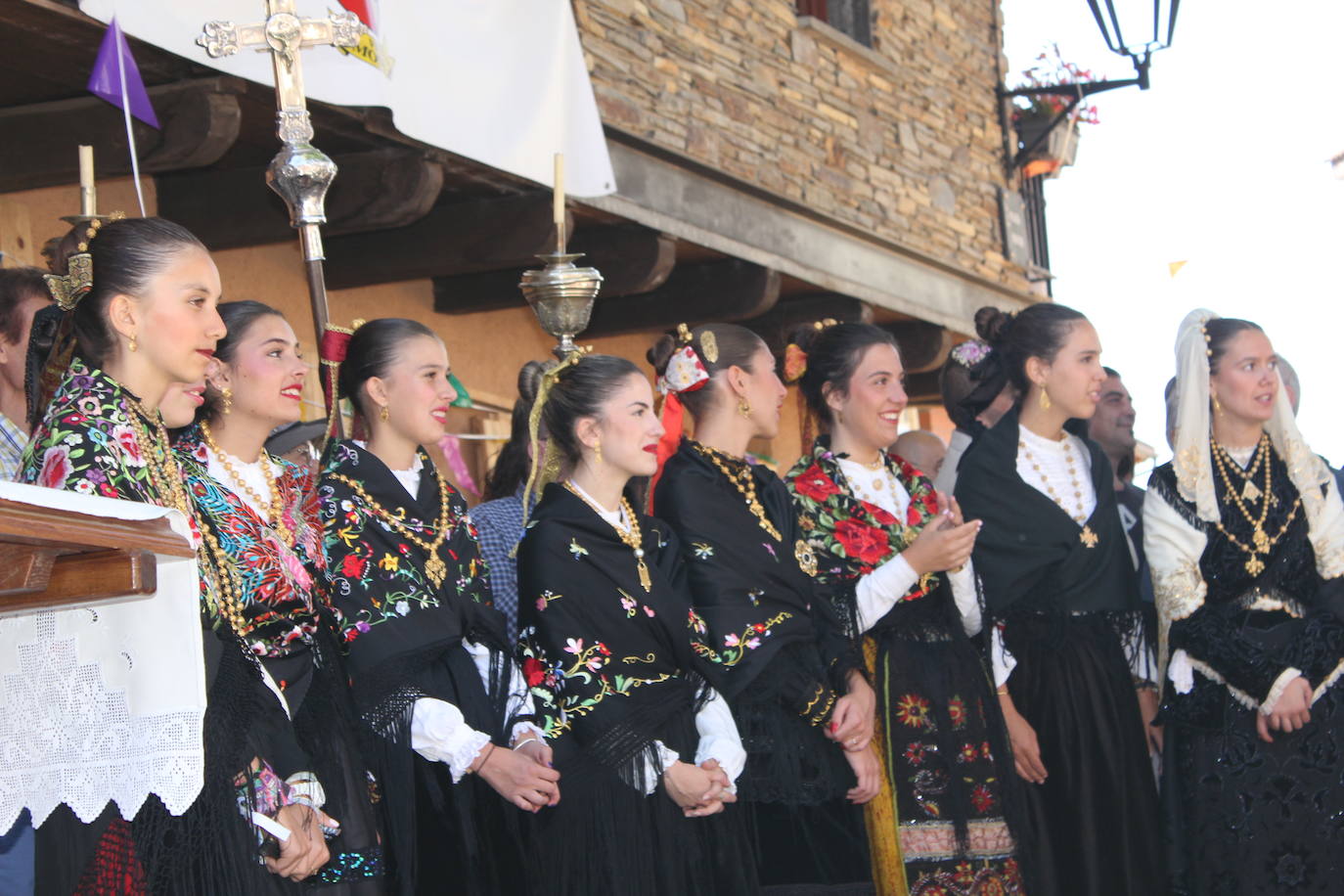Exhibición de folclore en Monsagro para el Santo Cristo del Amparo