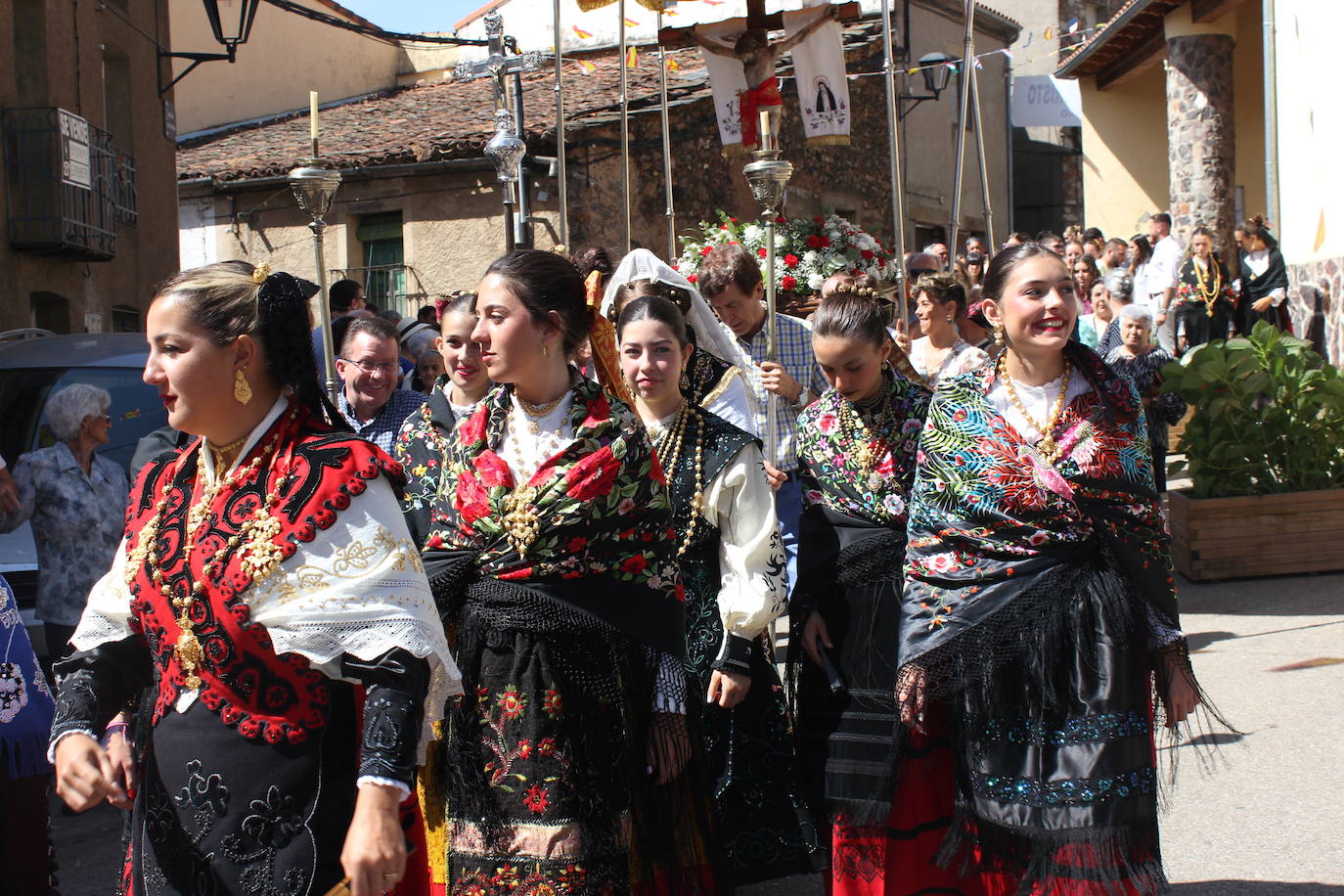 Exhibición de folclore en Monsagro para el Santo Cristo del Amparo