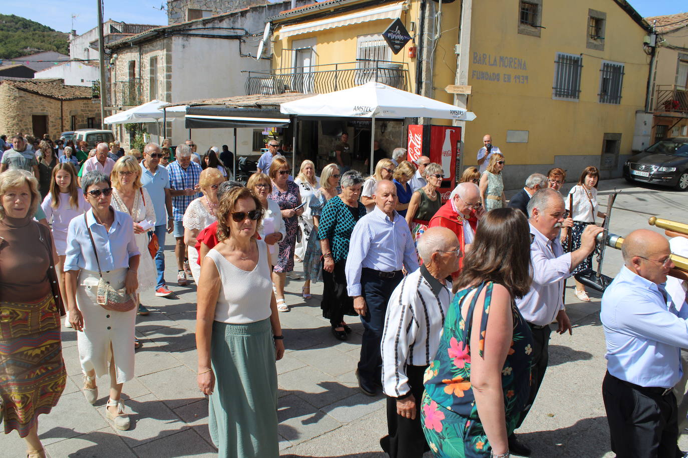 Los fieles de Sanchotello acompañan al Cristo