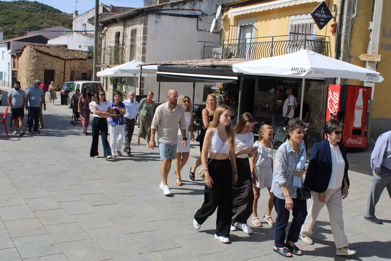Los fieles de Sanchotello acompañan al Cristo