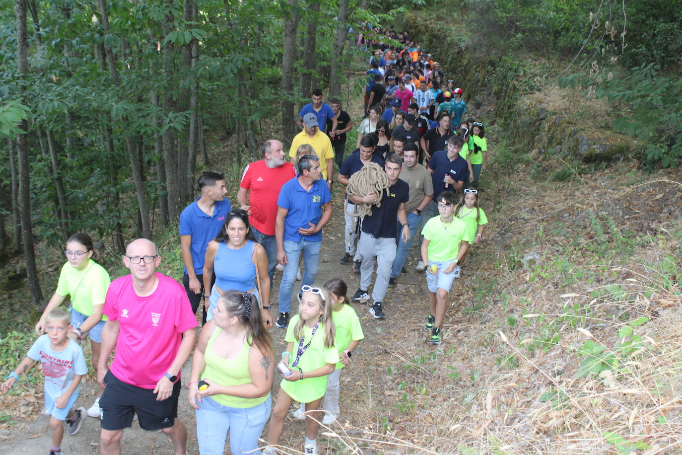 San Esteban de la Sierra celebra una intensa jornada de vísperas en honor al Cristo