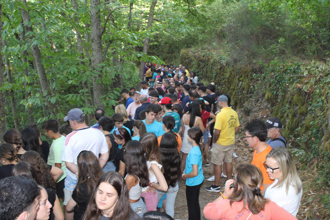 San Esteban de la Sierra celebra una intensa jornada de vísperas en honor al Cristo