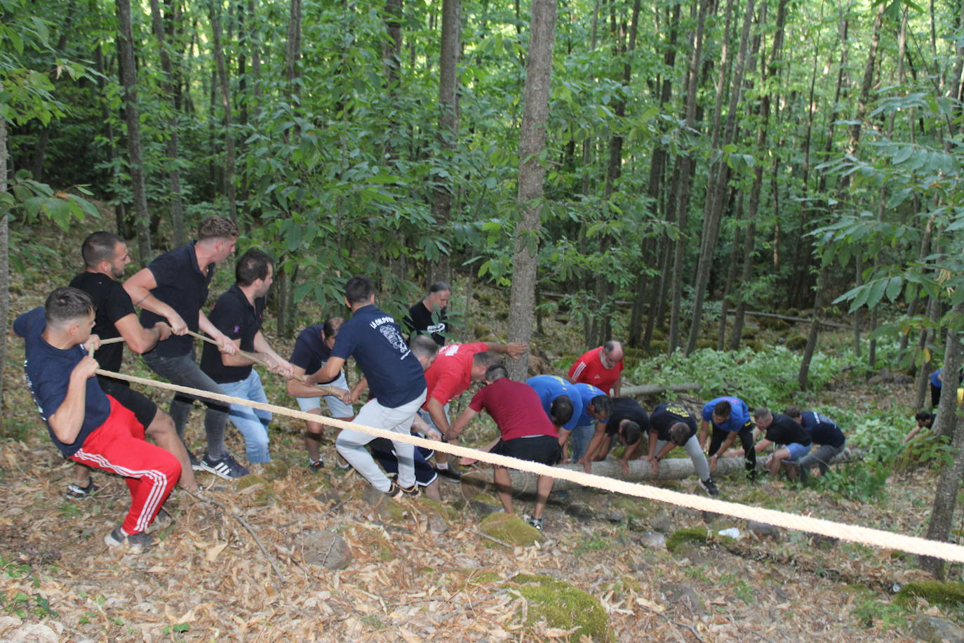 San Esteban de la Sierra celebra una intensa jornada de vísperas en honor al Cristo