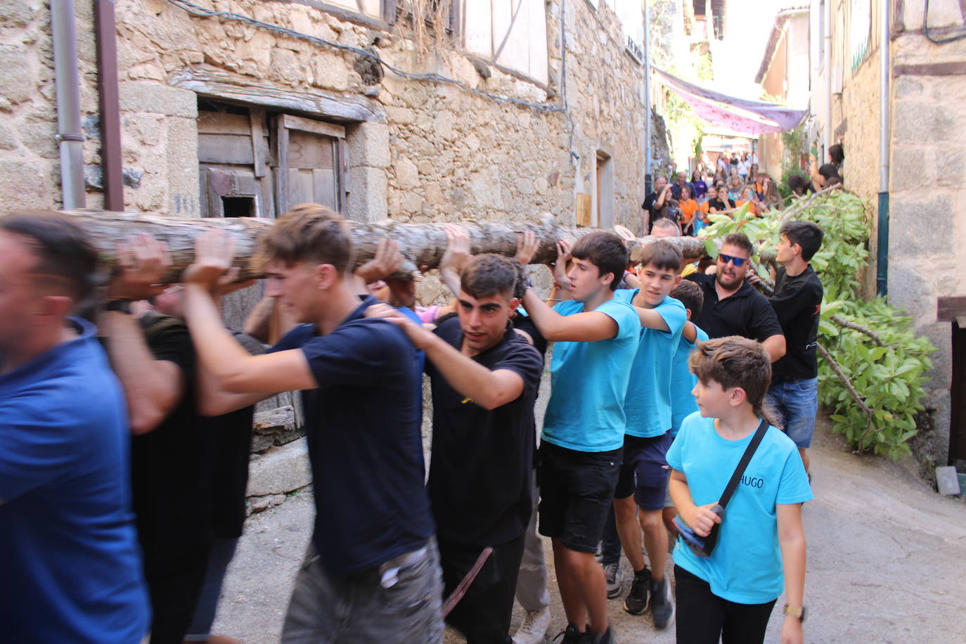 San Esteban de la Sierra celebra una intensa jornada de vísperas en honor al Cristo
