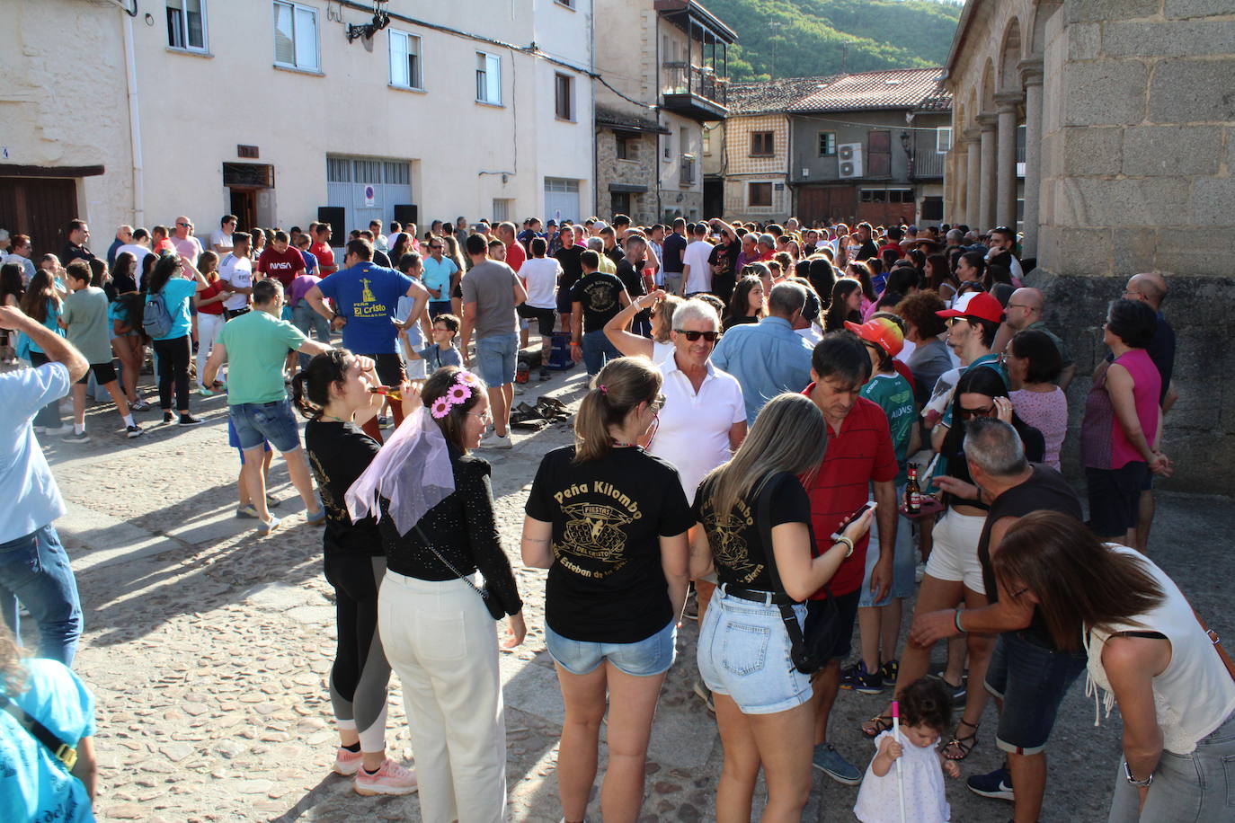 San Esteban de la Sierra celebra una intensa jornada de vísperas en honor al Cristo