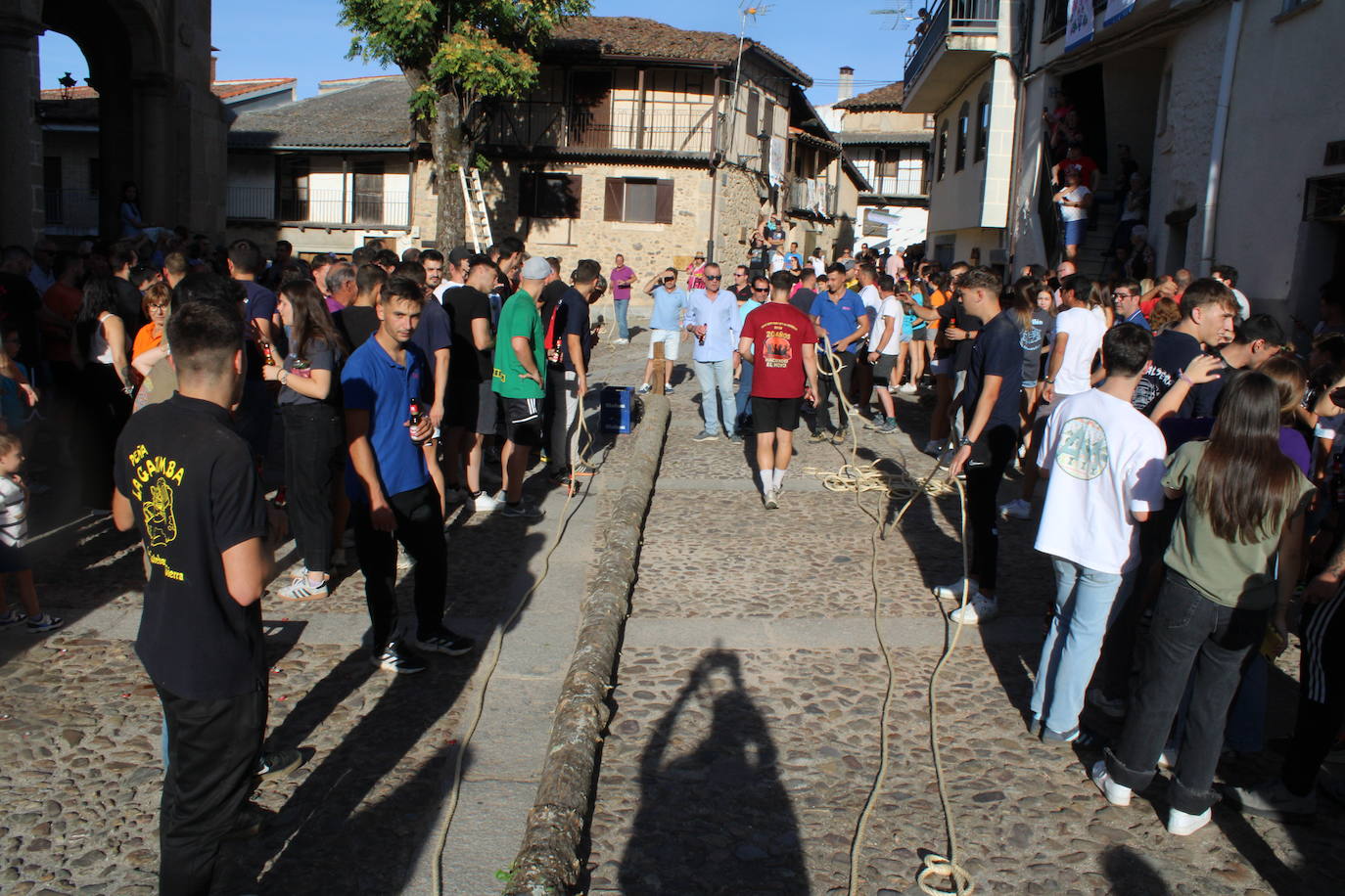 San Esteban de la Sierra celebra una intensa jornada de vísperas en honor al Cristo