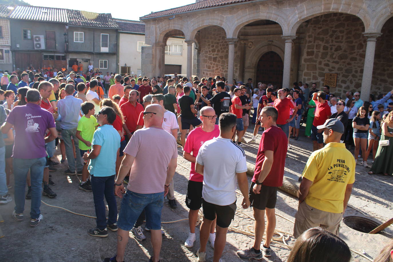 San Esteban de la Sierra celebra una intensa jornada de vísperas en honor al Cristo