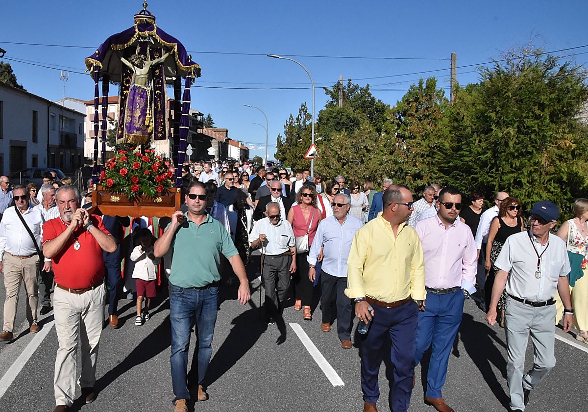 El Cristo de Valvanera vuelve a su ermita con sus fieles en Sorihuela