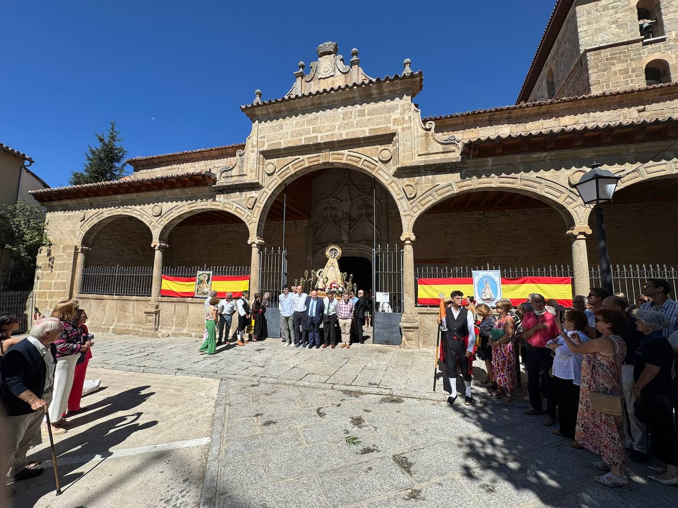 La Virgen de la Vega luce con esplendor en Piedrahita