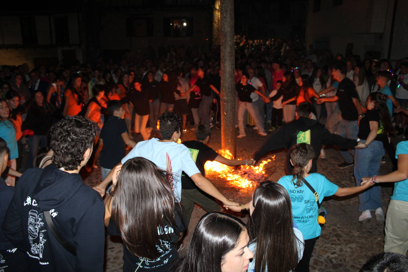 San Esteban de la Sierra celebra una intensa jornada de vísperas en honor al Cristo