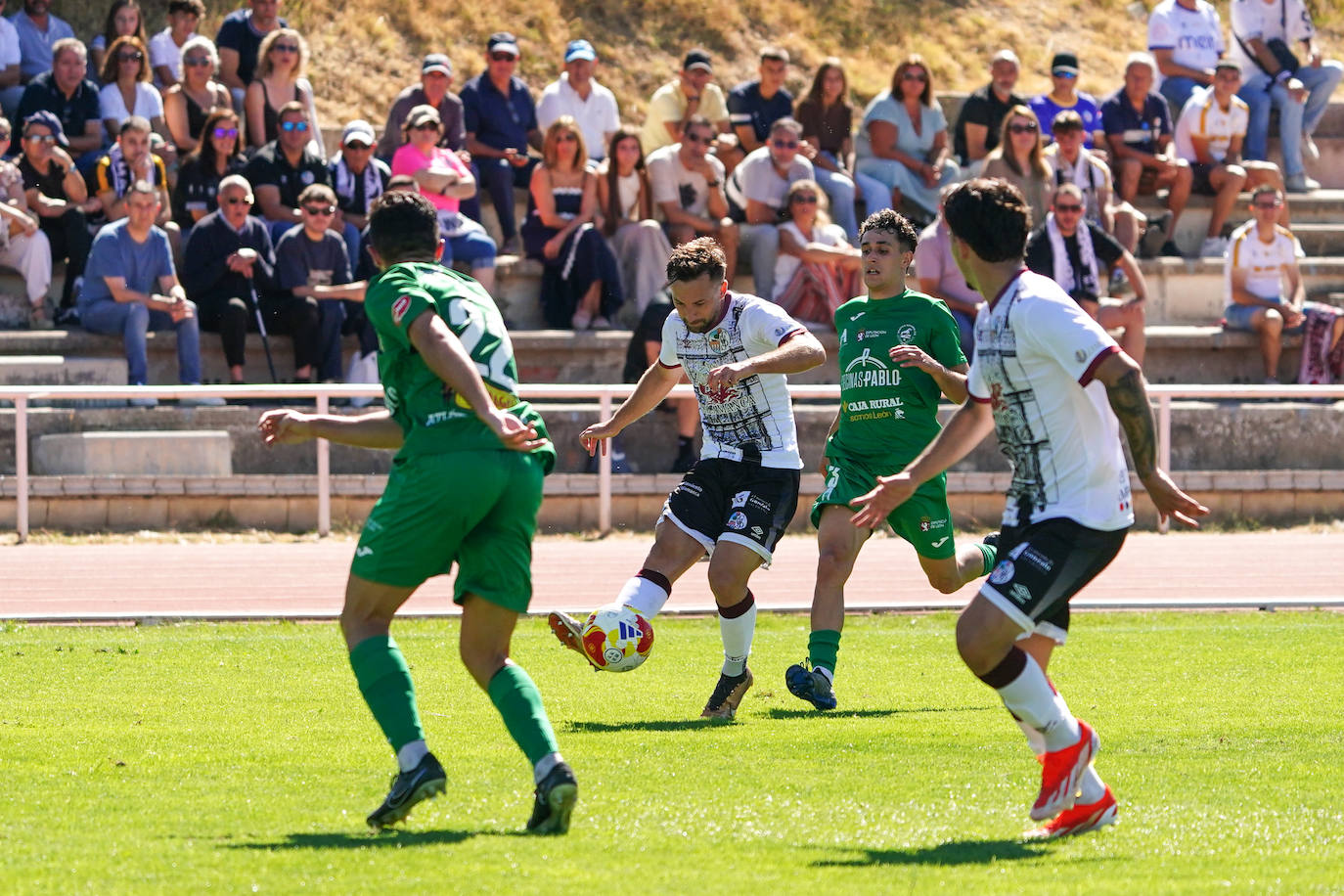 Las mejores imágenes del triunfo del Salamanca UDS en Las Pistas