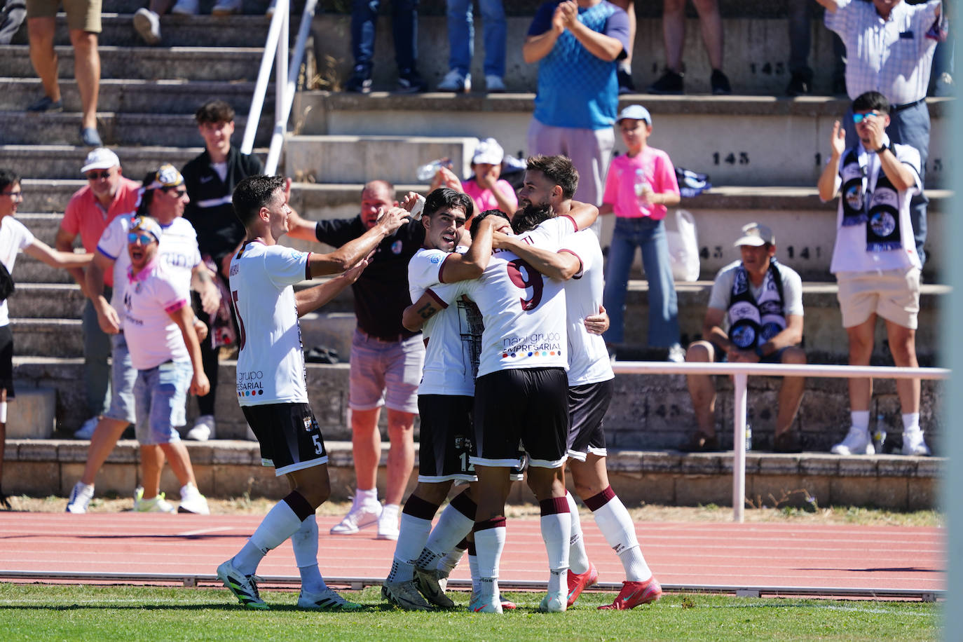 Las mejores imágenes del triunfo del Salamanca UDS en Las Pistas