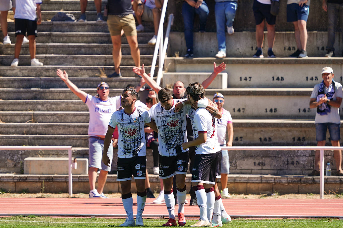 Las mejores imágenes del triunfo del Salamanca UDS en Las Pistas