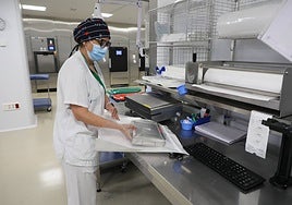 Personal de la central de esterilización del Hospital.